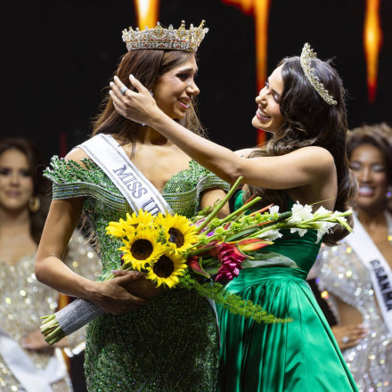 Σάλος στα καλλιστεία Miss Universe:Η στιγμή που ο πρόεδρος του διαγωνισμού λέει «χαζή» τη Μις Μεξικό