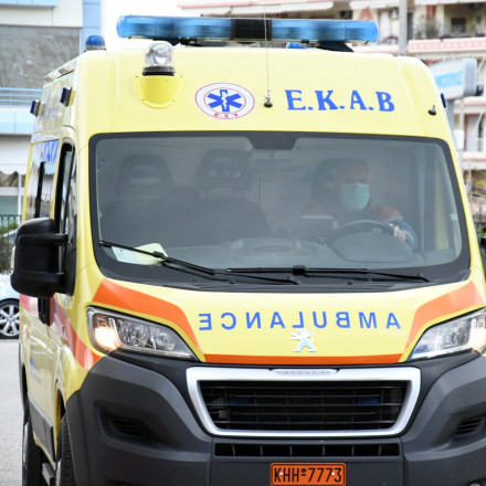 Πάτρα: Αυτοκίνητο παρέσυρε 15χρονο μαθητή - Μεταφέρθηκε στο νοσοκομείο