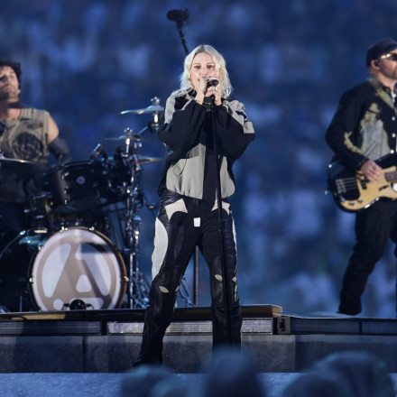 Απρόσμενο αφιέρωμα: Η τραγουδίστρια των Linkin Park «μεταμορφώθηκε» σε Μαραντόνα για να τον τιμήσει