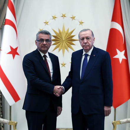 Αδιάλλακτος ο Ερντογάν για λύση δύο κρατών στην Κύπρο - Τι είπε ο Τουφάν Ερχιουρμάν