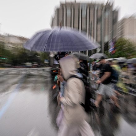 Έρχεται σφοδρή κακοκαιρία–Βροχές, καταιγίδες και πλημμυρικοί κίνδυνοι σε τρία κύματα έως τη Δευτέρα