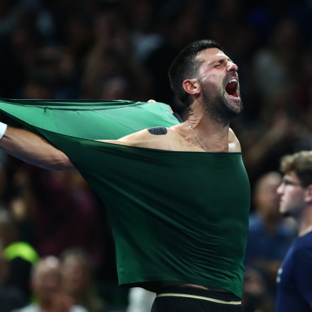 Απίστευτο στιγμιότυπο: Εκστασιασμένος ο Νόλε έσκισε την μπλούζα του μετά τον τελικό της Αθήνας (vid)