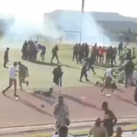Χάος στο ντέρμπι του Κονγκό: Δακρυγόνα και πυροβολισμοί από την αστυνομία στο Σίμπα–Μαζέμπε