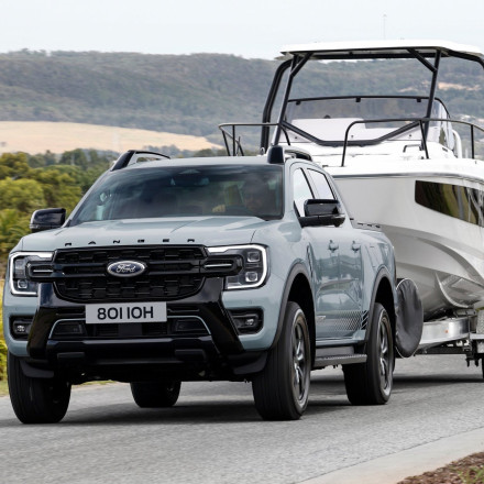 Το Ford Ranger Plug-In Hybrid φέρνει την επανάσταση στη ρυμούλκηση με το Trailer Backup Assist