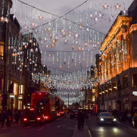 Χριστούγεννα στην Ευρώπη: 7 πόλεις που λάμπουν σαν παραμύθι