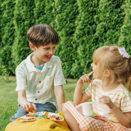 Γιατί κερνάμε γλυκά και όχι αλμυρά στις γιορτές μας