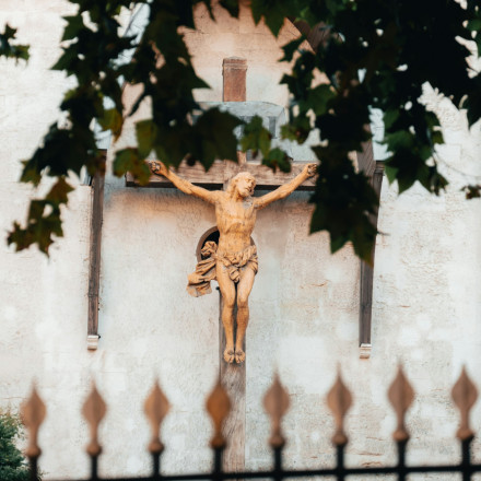 «Fake news» λέει το Βατικανό για τις θεωρίες περί εμφάνισης του Ιησού σε πόλη της Γαλλίας