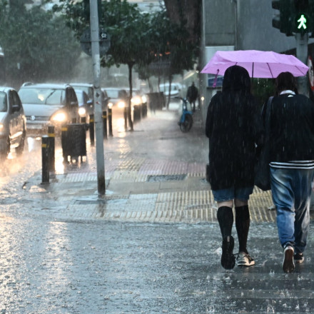 Νέο έκτακτο δελτίο της ΕΜΥ: «Πορτοκαλί» συναγερμός για ισχυρές βροχές και καταιγίδες