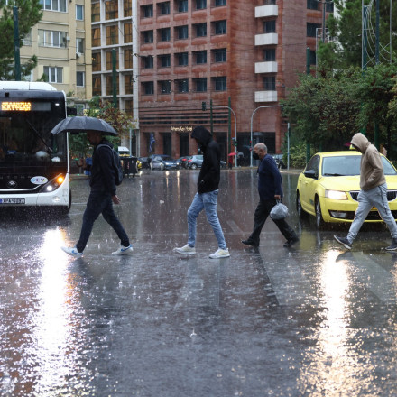 «Καμπανάκι» Τσατραφύλλια για ισχυρές καταιγίδες με πιθανές πλημμύρες από Τετάρτη - «Μέσα» η Αττική