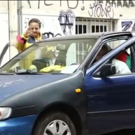 Συγκίνηση για ζευγάρι ηλικιωμένων που ζει σε αυτοκίνητο στην Κυψέλη - «Να βρούμε ένα φθηνό σπίτι»