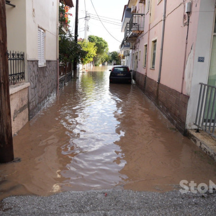 «Πνίγηκε» η Λέσβος: Έπεσε το νερό τεσσάρων μηνών μέσα σε λίγες ώρες, εξηγεί ο Τσατραφύλλιας