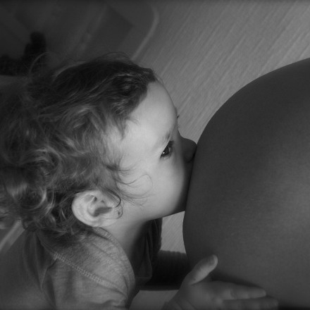 Μελέτη αποδομεί τους ισχυρισμούς Τραμπ για την παρακεταμόλη στην εγκυμοσύνη και τον αυτισμό