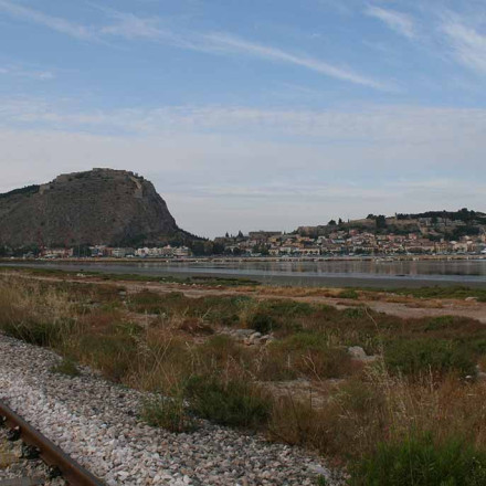 Επιστρέφει το τρένο στο Ναύπλιο; – Ομόφωνο ψήφισμα για την επαναλειτουργία της σιδηροδρομικής γραμμής Κορίνθου–Άργους–Ναυπλίου