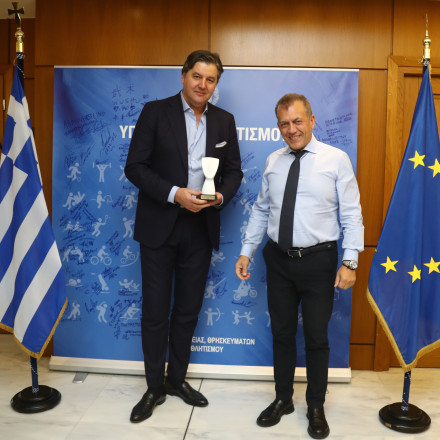 Ο Γιάννης Βρούτσης για τη συνάντηση με τον Μποντιρόγκα: «Δεσμευτήκαμε για μία γιορτή του μπάσκετ»