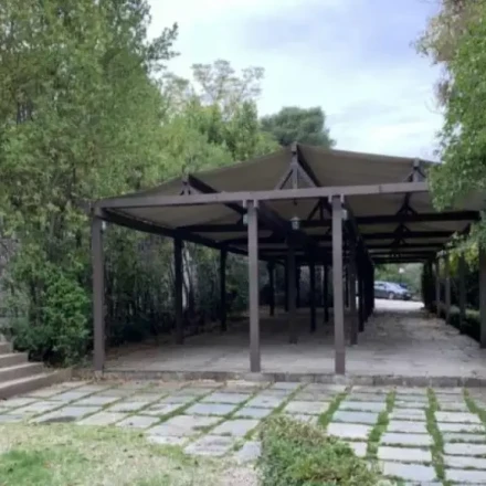 Εικόνες ντροπής στην Επίδαυρο: Διεθνής διασυρμός με «διψασμένους» τουρίστες «σε αναμονή» και εγκατάλειψη