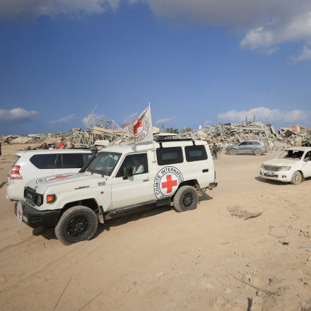 Ο Ερυθρός Σταυρός καταργεί 3.000 θέσεις εργασίας και μειώνει το μπάτζετ λόγω κόπωσης των δωρητών