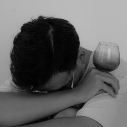 Αλκοόλ και ζάχαρη: Ο συνδυασμός που ενισχύει την επιθυμία και βλάπτει το ήπαρ