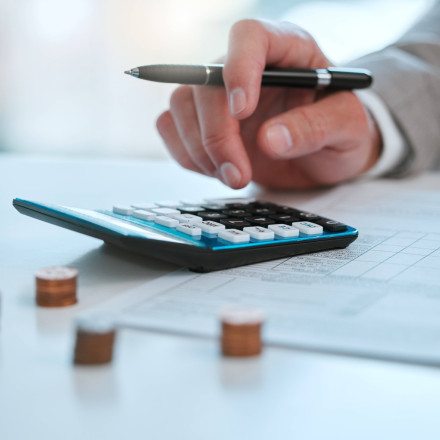 Φοροαπαλλαγές 22,9 δισ. ευρώ - Ποια είναι τα «κέρδη» για νοικοκυριά και επιχειρήσεις