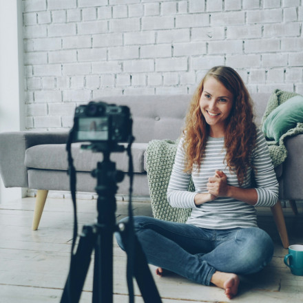 Τι είναι οι AI influencers και πώς επηρεάζουν τον κόσμο; Γιατί «θησαυρίζουν» οι εταιρείες;