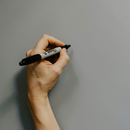 Γιατί κάποιοι είναι δεξιόχειρες και άλλοι αριστερόχειρες; Η απίστευτη επιστημονική εξήγηση