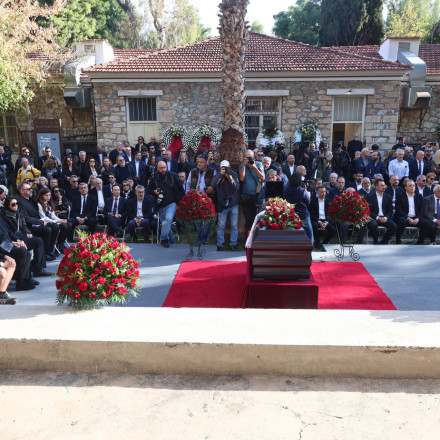 Κηδεία Αλέκου Φλαμπουράρη: Ποιοι βρέθηκαν στο Πάρκο Ελευθερίας - Ο συγκινητικός επικήδειος Τσίπρα