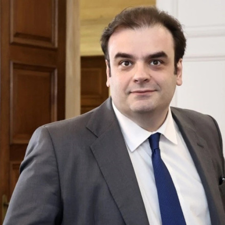 Deepfake επίθεση σε Πιερρακάκη: Μήνυση από το υπουργείο για την ψεύτικη διαφήμιση