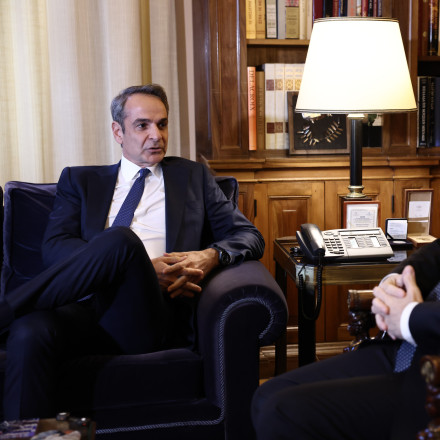 Μητσοτάκης σε Τασούλα: «Πρώτο μέλημα μου η θωράκιση του εισοδήματος απέναντι στην επίμονη ακρίβεια»