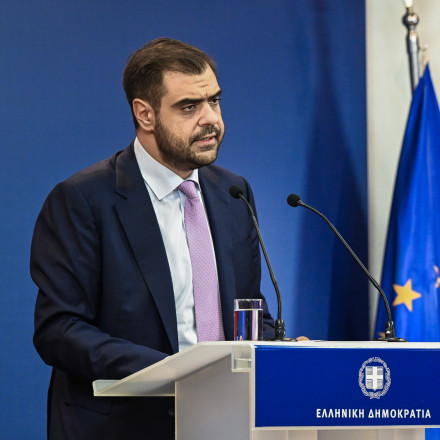 Μαρινάκης για το βιβλίο Τσίπρα: «Μεγάλη αλαζονεία - Ούτε μία συγγνώμη σε 750 σελίδες»