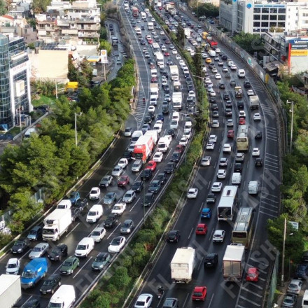 Κίνηση: «Απέραντο πάρκινγκ» στον Κηφισό, σε απόγνωση οι οδηγοί - Δείτε φωτογραφίες