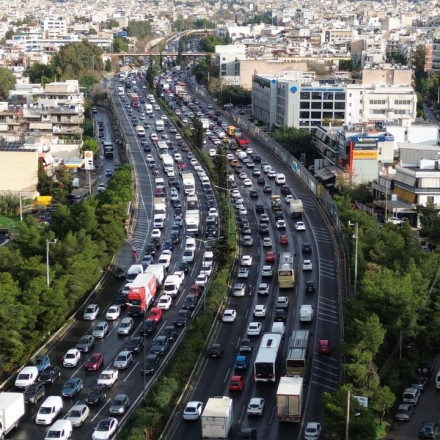 Κίνηση: Στο «κόκκινο» Κηφισός και λεωφόρος Αθηνών - Μποτιλιάρισμα στην Αττική Οδό