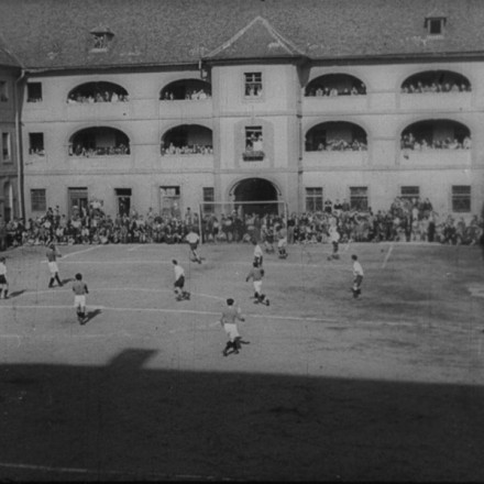 Ναζί εναντίον κρατούμενων: Το παιχνίδι που δεν έγινε ποτέ, ο Μπάμπιτς και η «απαγορευμένη» μπάλα