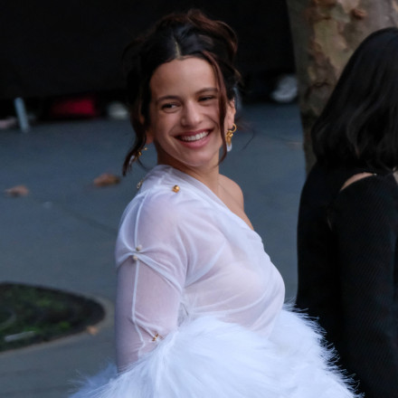 «Εγκώμια» του Βατικανού για το προκλητικό άλμπουμ της Rosalia «Lux»