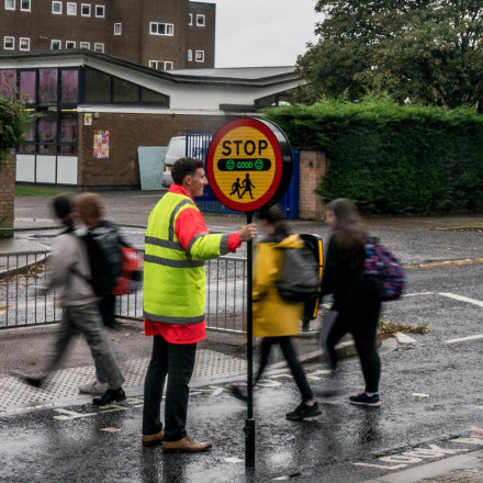 Παιδιά σε κίνδυνο στις σχολικές ζώνες: Τι δείχνουν τα στοιχεία σε Ευρώπη και Ελλάδα