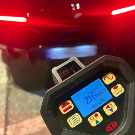 Χειροπέδες σε πολύ γνωστό επιχειρηματία - «Έτρεχε» με 216 χλμ./ώρα με Lamborghini στη Βουλιαγμένης