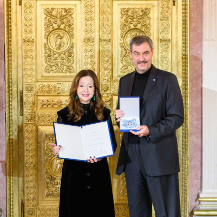 Η Βίκυ Λέανδρος τιμήθηκε με το Παράσημο Αξίας της Βαυαρίας για την προσφορά της στην τέχνη