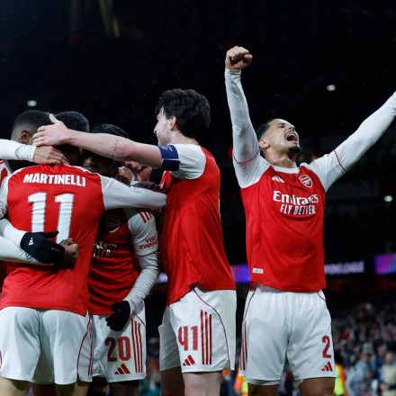 Premier League: Συνεχίζει ακάθεκτη η Άρσεναλ - Έσωσε τον βαθμό στο τέλος η Λίβερπουλ