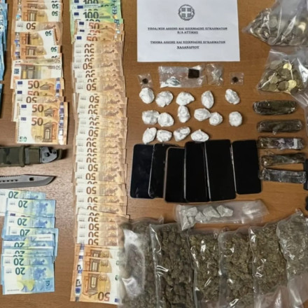 Έξι συλλήψεις στο Χαλάνδρι: Εισβολή ενόπλων σε διαμέρισμα διακινητών ναρκωτικών