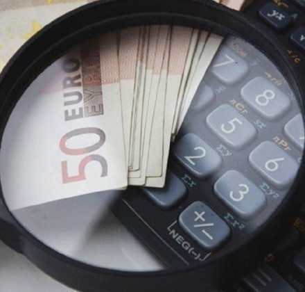 Εξωδικαστικός Μηχανισμός: Επεκτείνεται η προστασία στη μεσαία τάξη -Στη Βουλή η ρύθμιση Εξωδικαστικός Μηχανισμός: Επεκτείνεται η προστασία στη μεσαία τάξη -Στη Βουλή η ρύθμιση