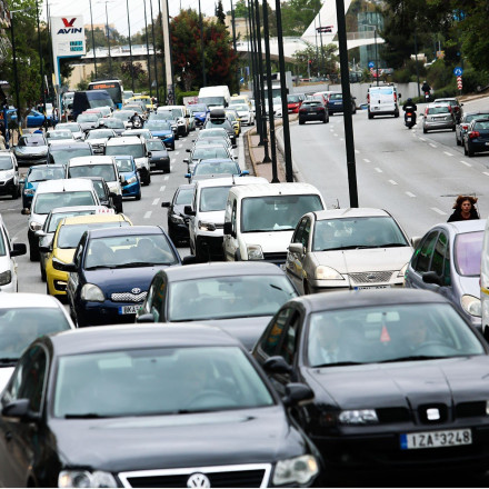 Κίνηση τώρα: Μποτιλιαρισμένος ο Κηφισός – Ακινητοποιημένο λεωφορείο στην Πανεπιστημίου – Live ο χάρτης