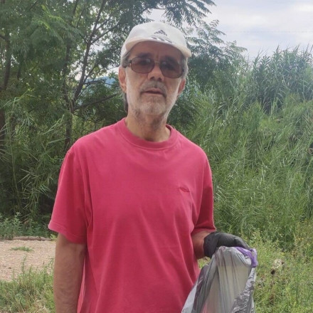 Από δήμαρχος και εκδότης… καθαριστής παραλιών!