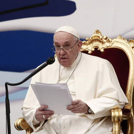 Η συγκίνηση του πάπα Φραγκίσκου όταν είδε τη φωτογραφία ενός βρέφους στη Λαμπεντούζα