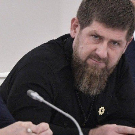 Ρωσία: Κανένα σχόλιο για την υγεία του Ραζμάν Καντίροφ από το Κρεμλίνο