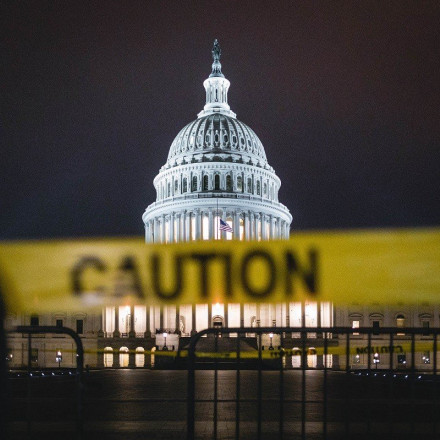 Bloomberg: Ρεπουμπλικάνοι και Δημοκρατικοί πιο κοντά σε συμφωνία για την αποφυγή shutdown