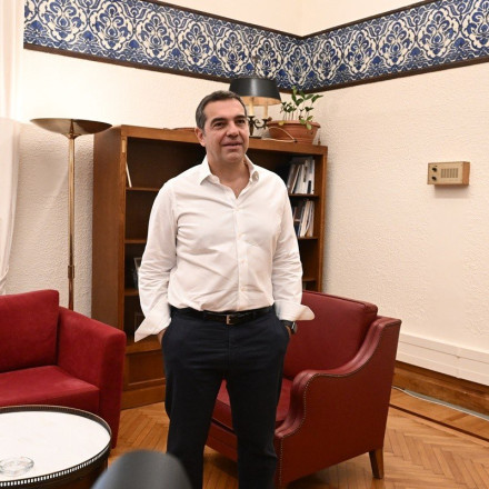 Τσίπρας σε δημοσιογράφους: Δεν θα σας αφήσουμε να πλήξετε – Ο Κασσελάκης μαθαίνει γρήγορα