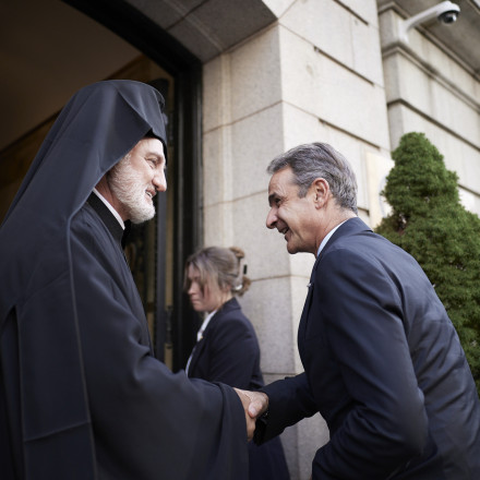 Μητσοτάκης - Ελπιδοφόρος: Ραντεβού επαναπροσέγγισης και το τηλεφώνημα που «έσπασε τον πάγο»