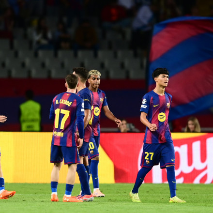 Μπαρτσελόνα: Πρώτη στη La Liga αλλά με σκυμμένα κεφάλια – Η εικόνα του... ανήσυχου Φλικ