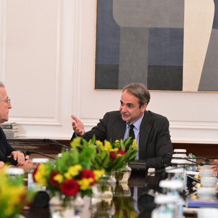 Μητσοτάκης σε κοινωνικούς εταίρους για συλλογικές συμβάσεις: «Θετική εξέλιξη σε εποχή έντασης»