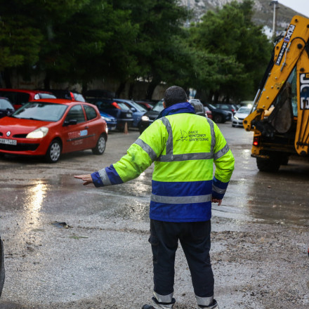 Κακοκαιρία Byron: Καταστράφηκε καταφύγιο αδέσποτων ζώων στη Νίκαια - Έκκληση για βοήθεια και τροφές