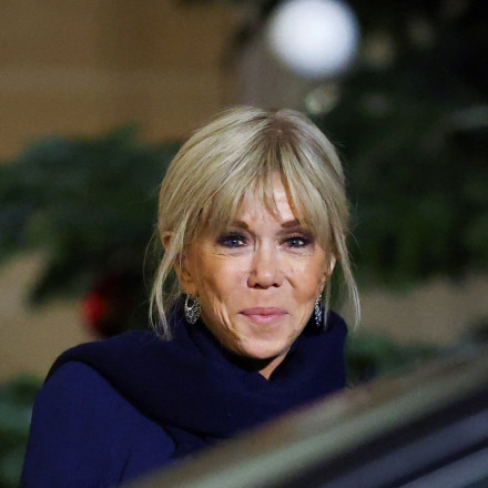 Οργή στη Γαλλία κατά της Μπριζίτ Μακρόν - Χαρακτήρισε «ηλίθιες βρωμιάρες» ακτιβίστριες