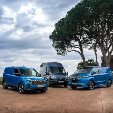 Κορυφαία  προγράμματα χρηματοδότησης για την απόκτηση επιβατικών και επαγγελματικών μοντέλων Ford